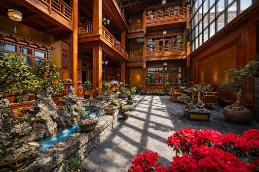 Snowy Region · Little Chieftain  Aesthetic Homestay (Shangri-La Dukezong Ancient Town)