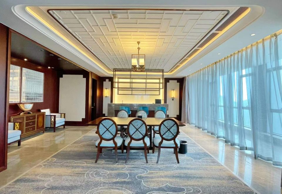 总统度假套房【高楼层落地窗】