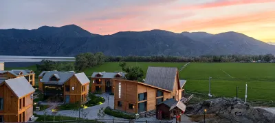 Trip.com Group Country Retreats (Cocoa Tuohai Yileimu Lake 300 B&B Joint Resort) Hotels in Fuyun
