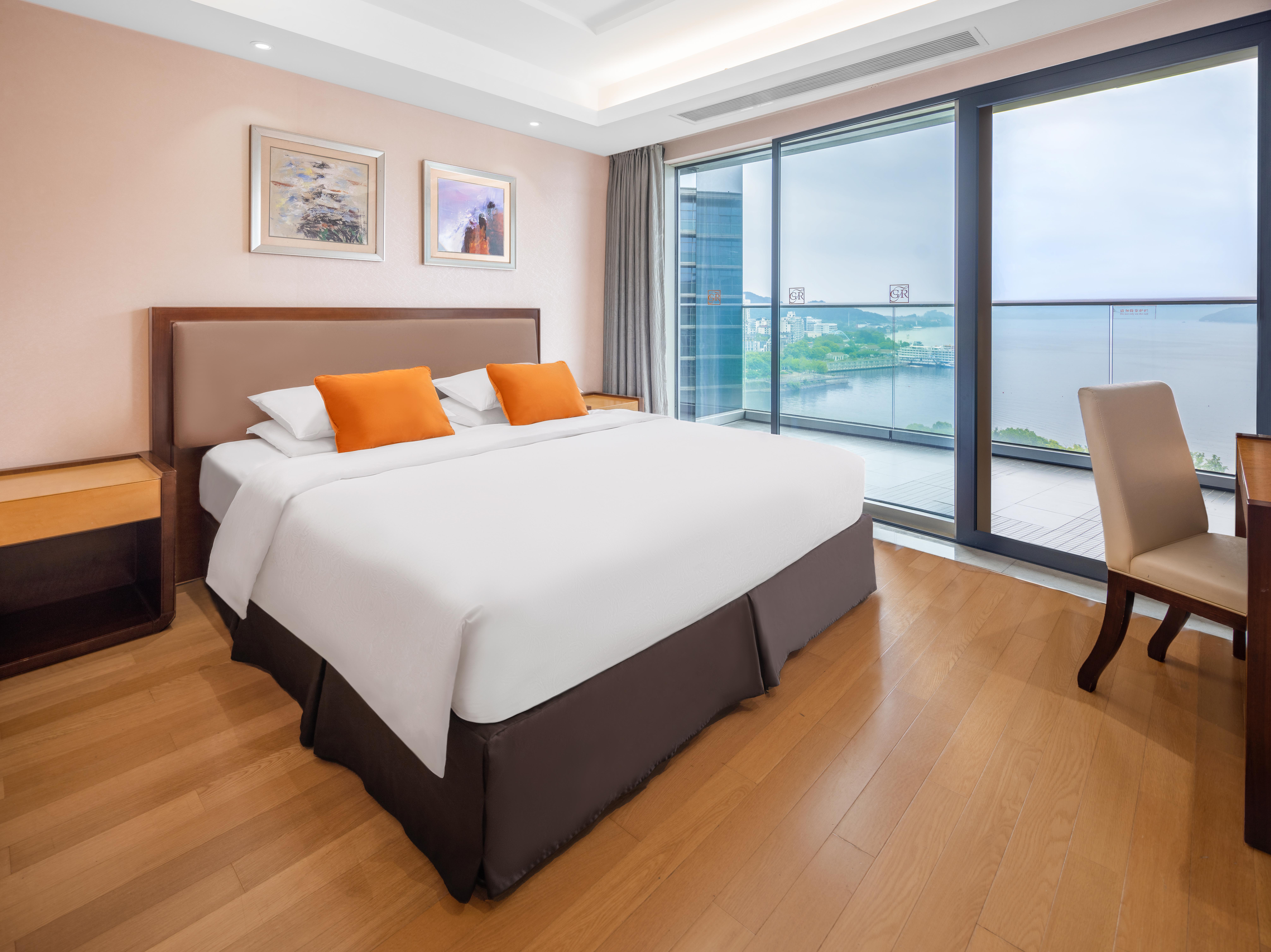 5号楼湖景两卧室豪华套房