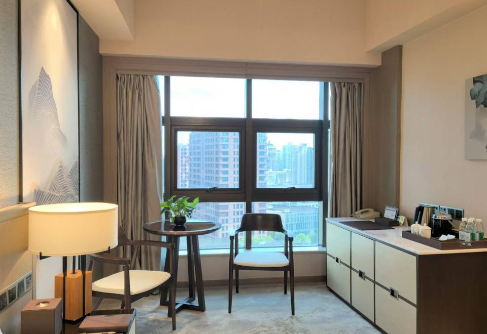 Pine City Hotel ShanghaiDeluxe King Room
