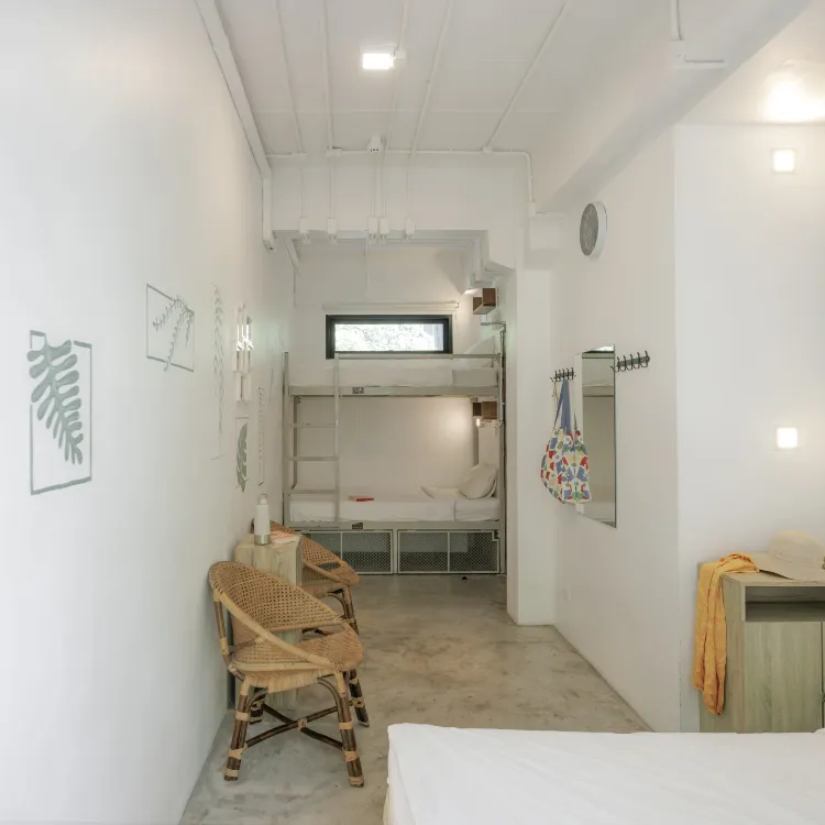 ห้องส่วนตัว-ห้องน้ำรวม สำหรับ 3 คน