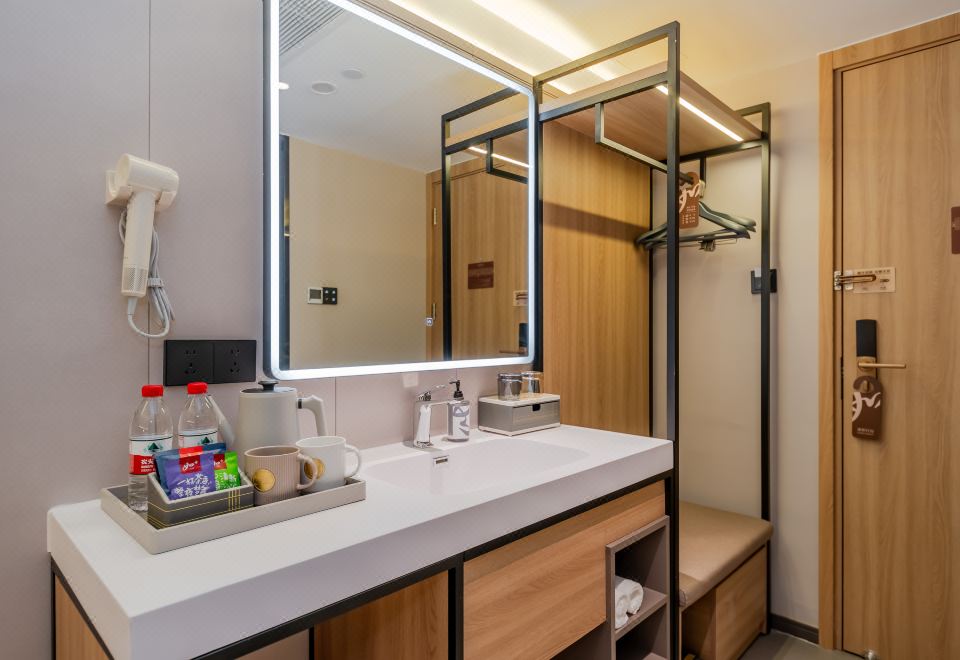 大床房（智能客控+手机投屏+徕芬吹风机）