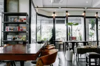 S 2 Modern Boutique Hotel