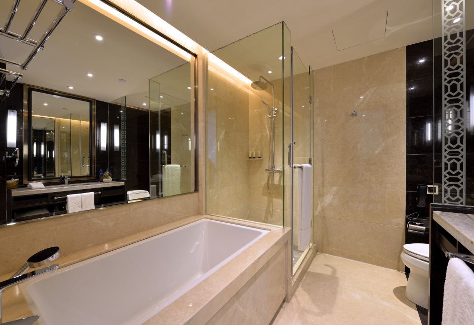 豪華湖景雙卧家庭套房（投屏電視）