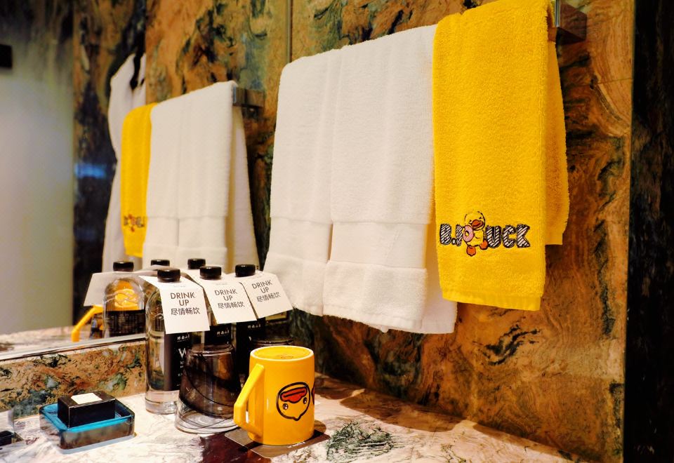 W Hotel XianB.Duck Themed Family Twin Room