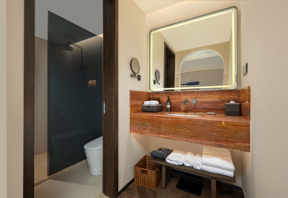 君悦别墅庭院豪华大床房