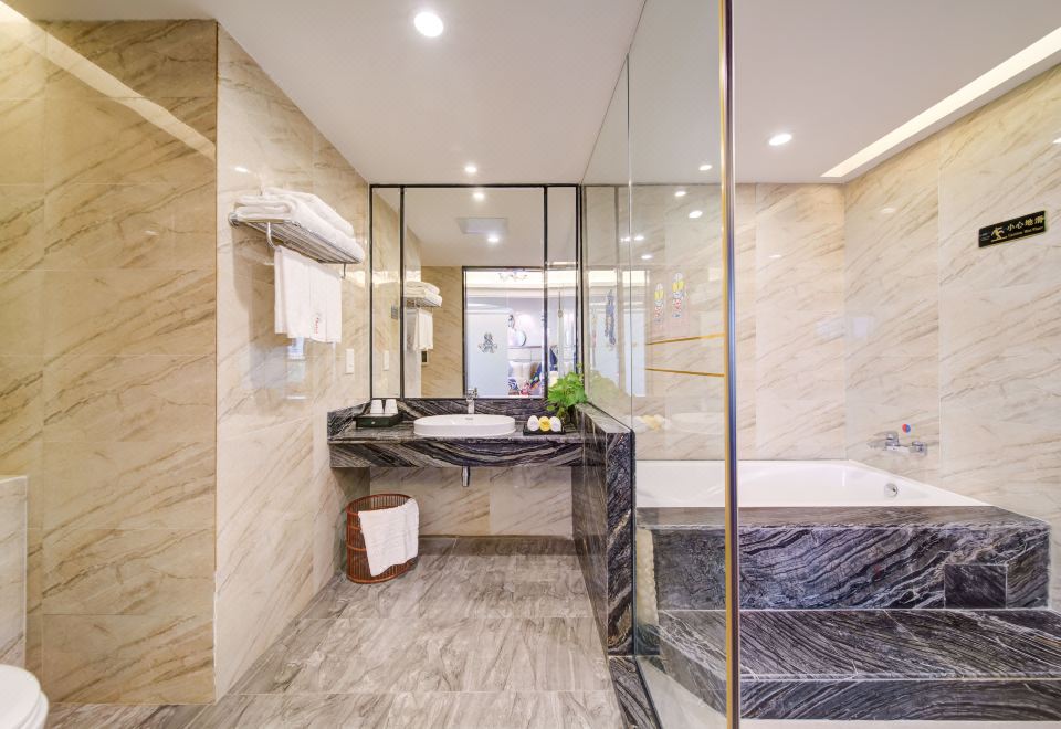 奧特曼親子房（小冰箱+浴缸）