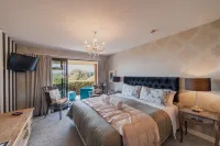 Private Room Near the Lake - Ohau Hotels in 