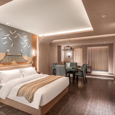 清羽-閒雲野鶴 大床房 （小冰箱+自動麻將機） 隱廬民宿飯店（鄭州火車站西廣場二七萬達廣場店）優惠