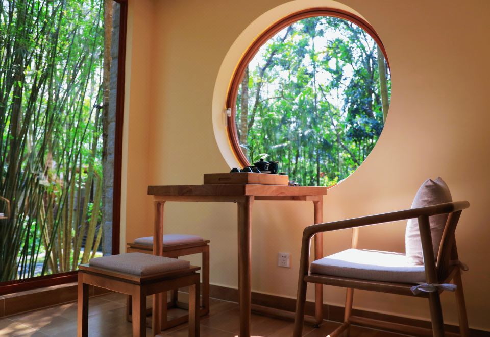 Narada Resort & Spa Qixian MountTinglan Villa Twin Room (Floor-to-Ceiling Glass + Rainforest View + Hot Spring Entry)