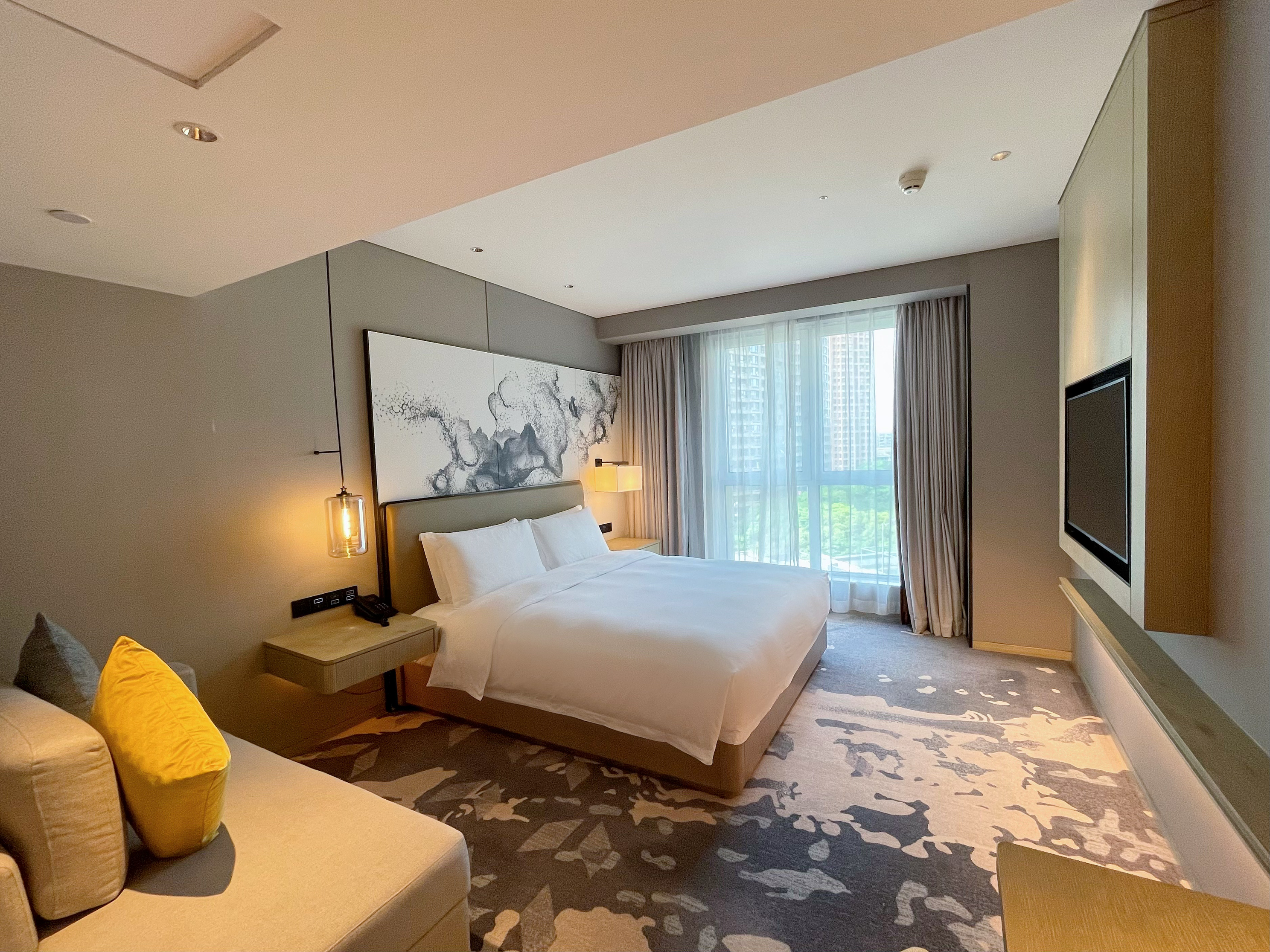 雅居客房-大床（迷你冰箱+智能客控）