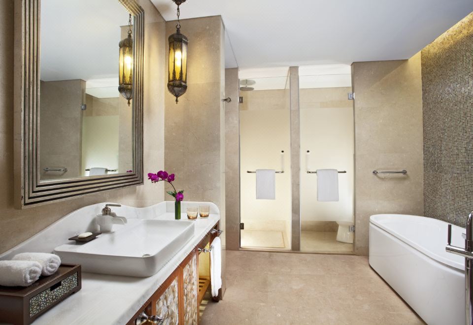 Sheraton Qingyuan Lion Lake ResortDeluxe Lake View Twin Room