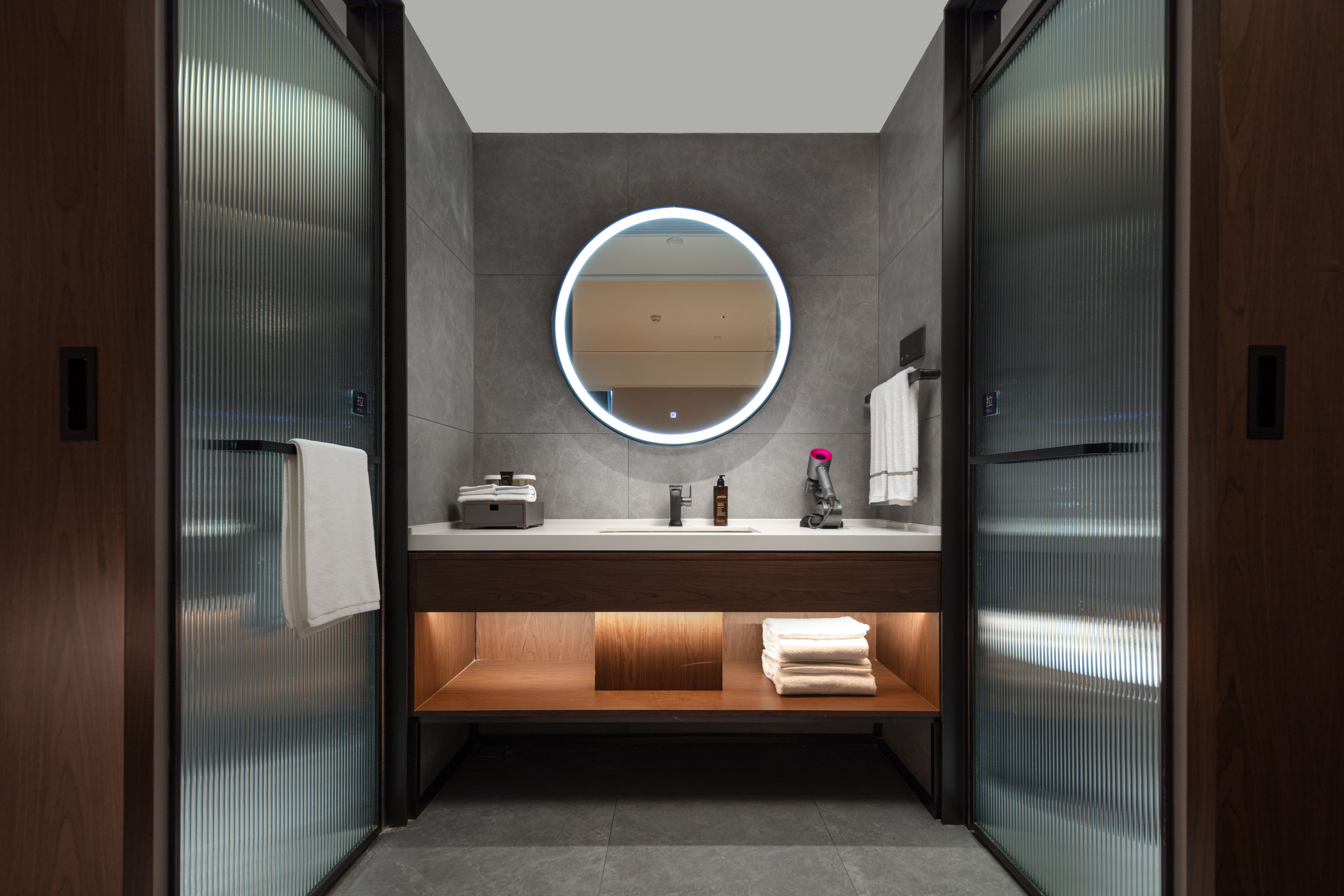 逸扉行政套房 （皮爷胶囊Coffee机+智能客控+丝涟床垫）