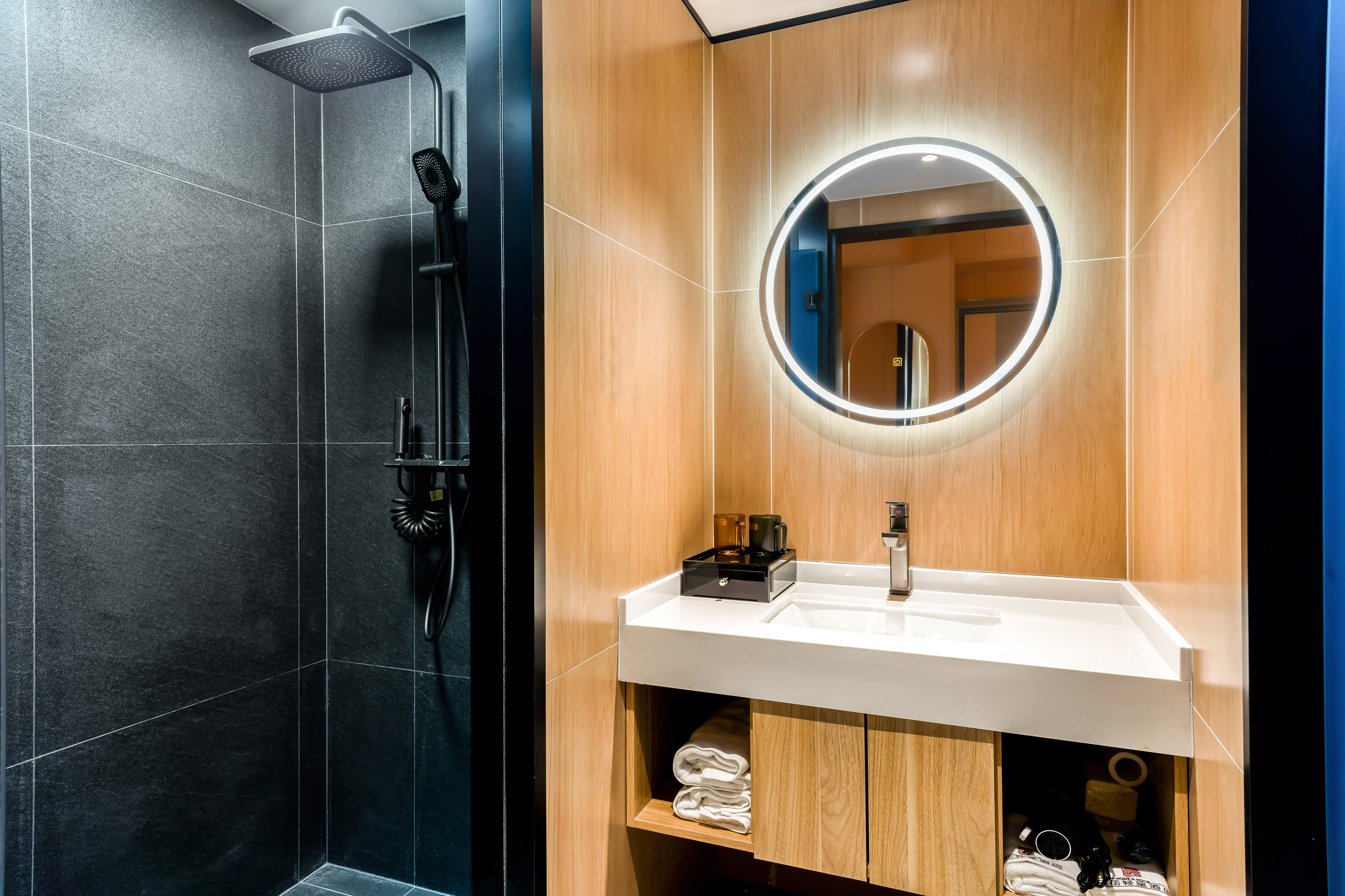 『轻呈』尊享亲子套房（零压床垫+清净精灵）