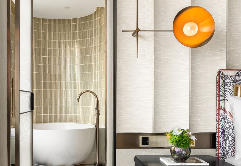 豪华精品湖景大床房【自然与设计的诗意对话】