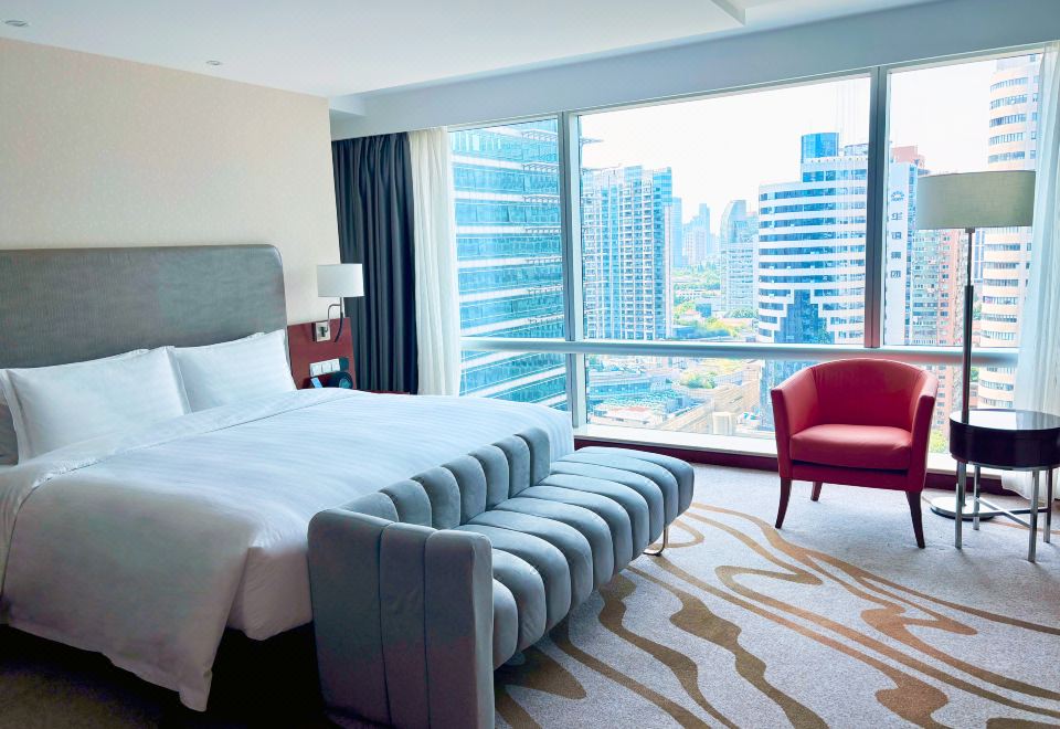 豪华城景大床房