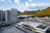 Yinfeng Hotel (Tongren High-speed Railway Station) Hotel di 