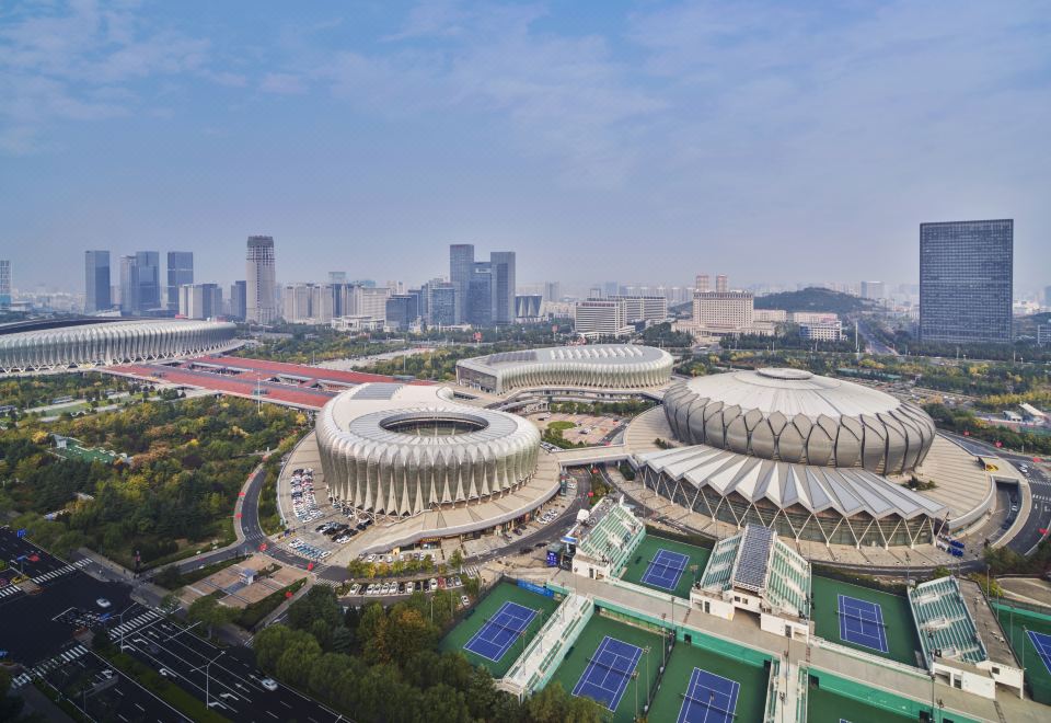 Sheraton Jinan HotelOlympic Scenic View Double Bed Room