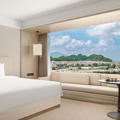 Kilig·漓岸城景大床房（景觀：灕江長橋+園林綠意） 桂林CIAO俏飯店（兩江四湖象鼻山店）優惠
