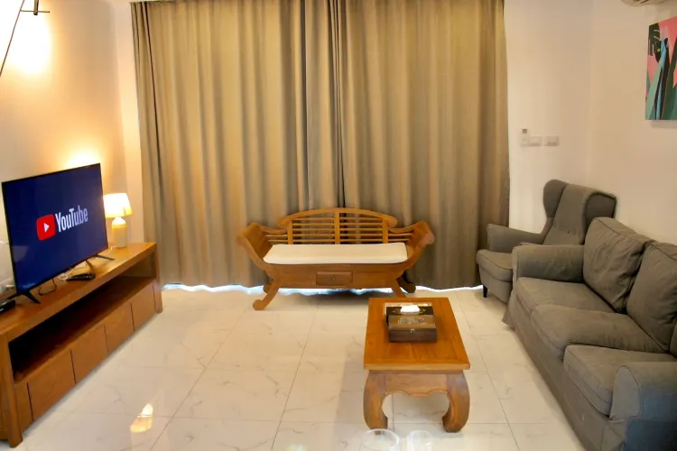 วิลล่าริมสระแบบ 4 ห้องนอน