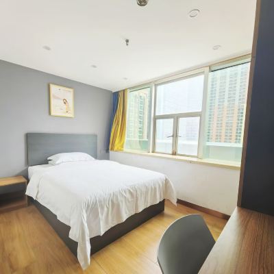 特選大床房 窩趣公寓（紅嶺地鐵站紅桂大廈店）優惠