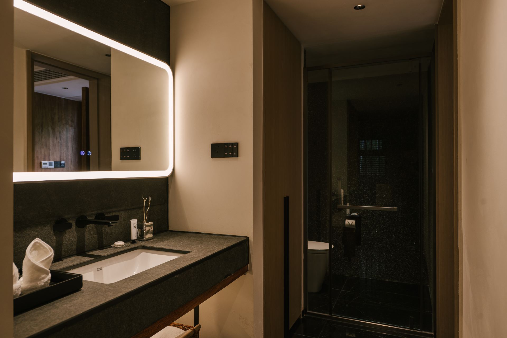 Shanyue Ji Poolside Garden Mountain-View Private Hot Spring Double Bed Room