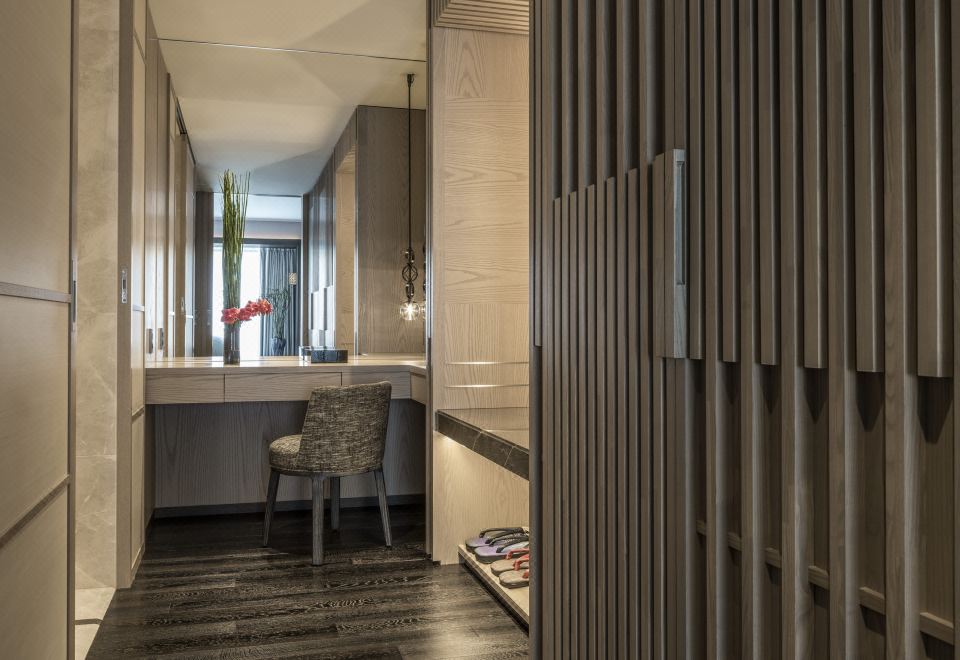 單臥尊貴古蹟庭園套房 （特大床房）