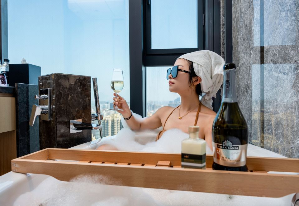 【舒眠泡泡浴大床主题房】270°云端高空落日晚霞