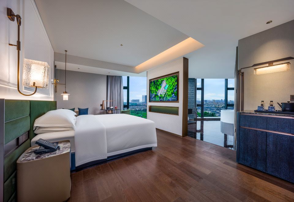 行政大床房（观景浴缸+轻奢设计+Mini Bar）