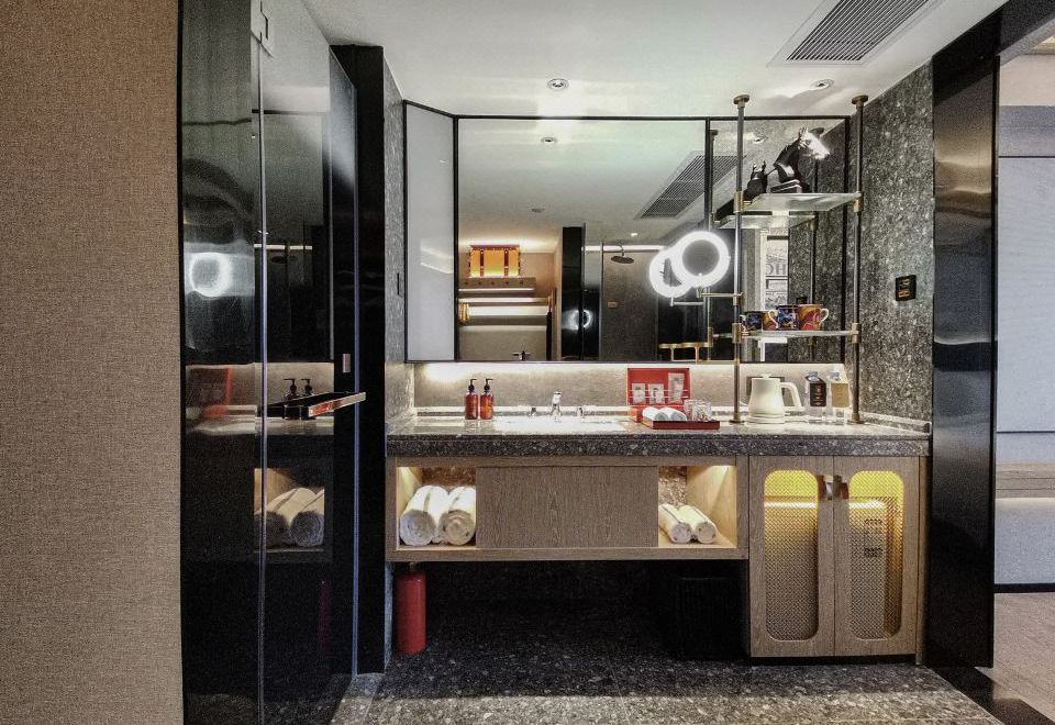 ARTHUR HOTEL CANTON TOWER GUANGZHOUFamily Standard Room