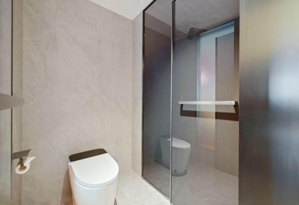 高级大床房（亲肤床品+零压床垫+65寸投屏电视+沙发）