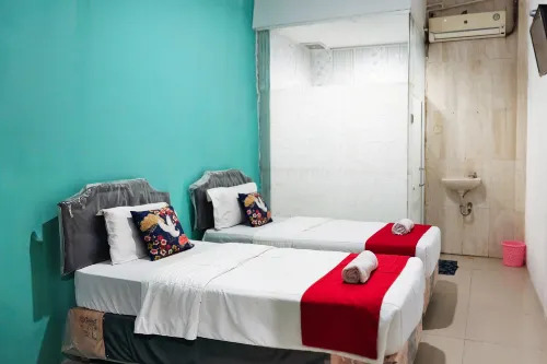 TwoSpaces Living at Nabila Semampir Homestay