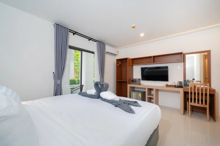 ห้องดีลักซ์ เตียงใหญ่ 1 เตียง