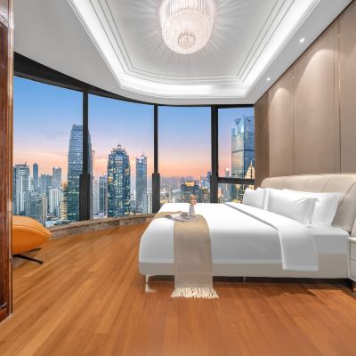 270度天幕兩室三床家庭六人套房（雙衛+洗烘一體機） 鑫山飯店·King Shinning（重慶解放碑洪崖洞店）優惠