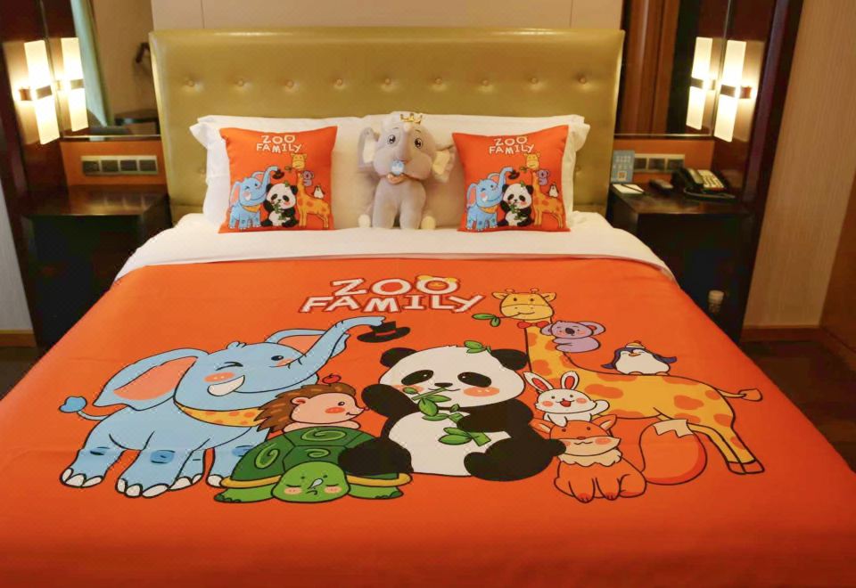 Lia! By Minyoun Chengdu Rezen Hotel (Chunxi Taikoo Li Store)Liya Family Theme Suite (Animal Theme + Double Bed + Single Bed)