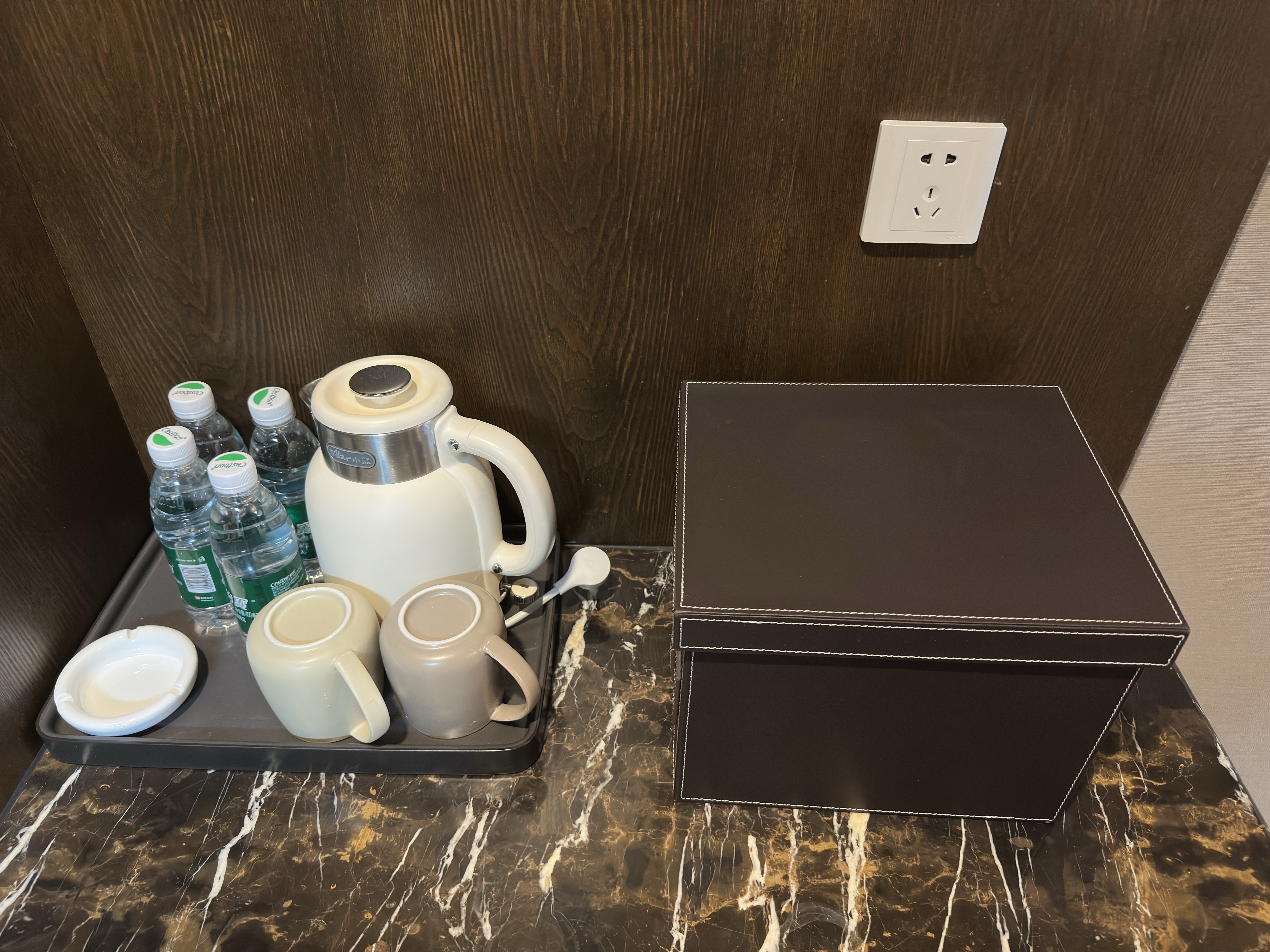 林间墅听海大床房（围炉夜话）