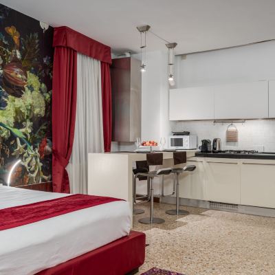 604 Prestige Studio With Campo S. Angelo View (Separate Building) Palazzo Paruta Promo Code