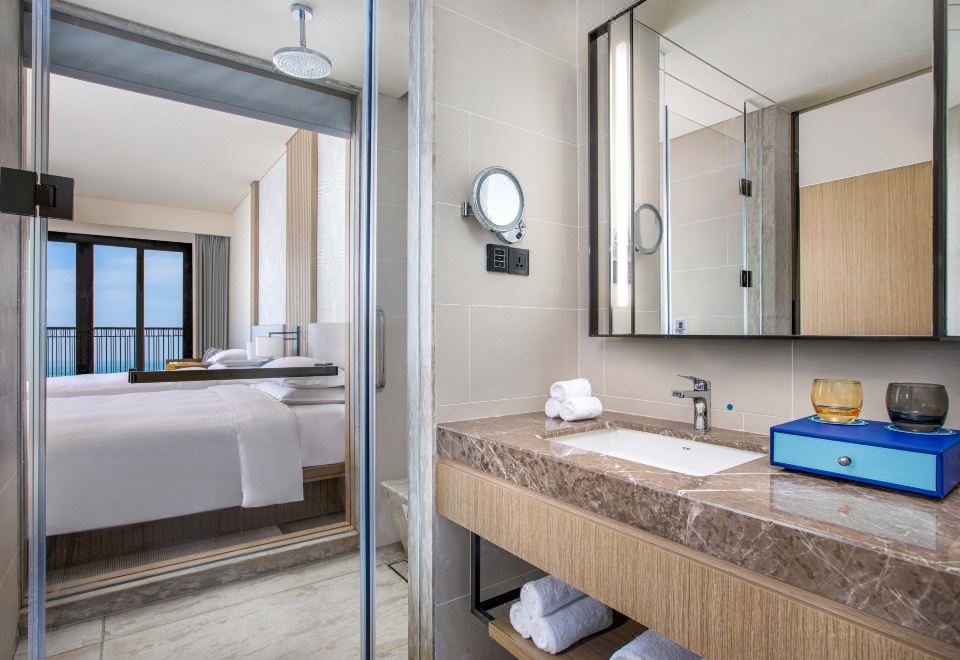 尊貴海景大床房（高樓層側海景）