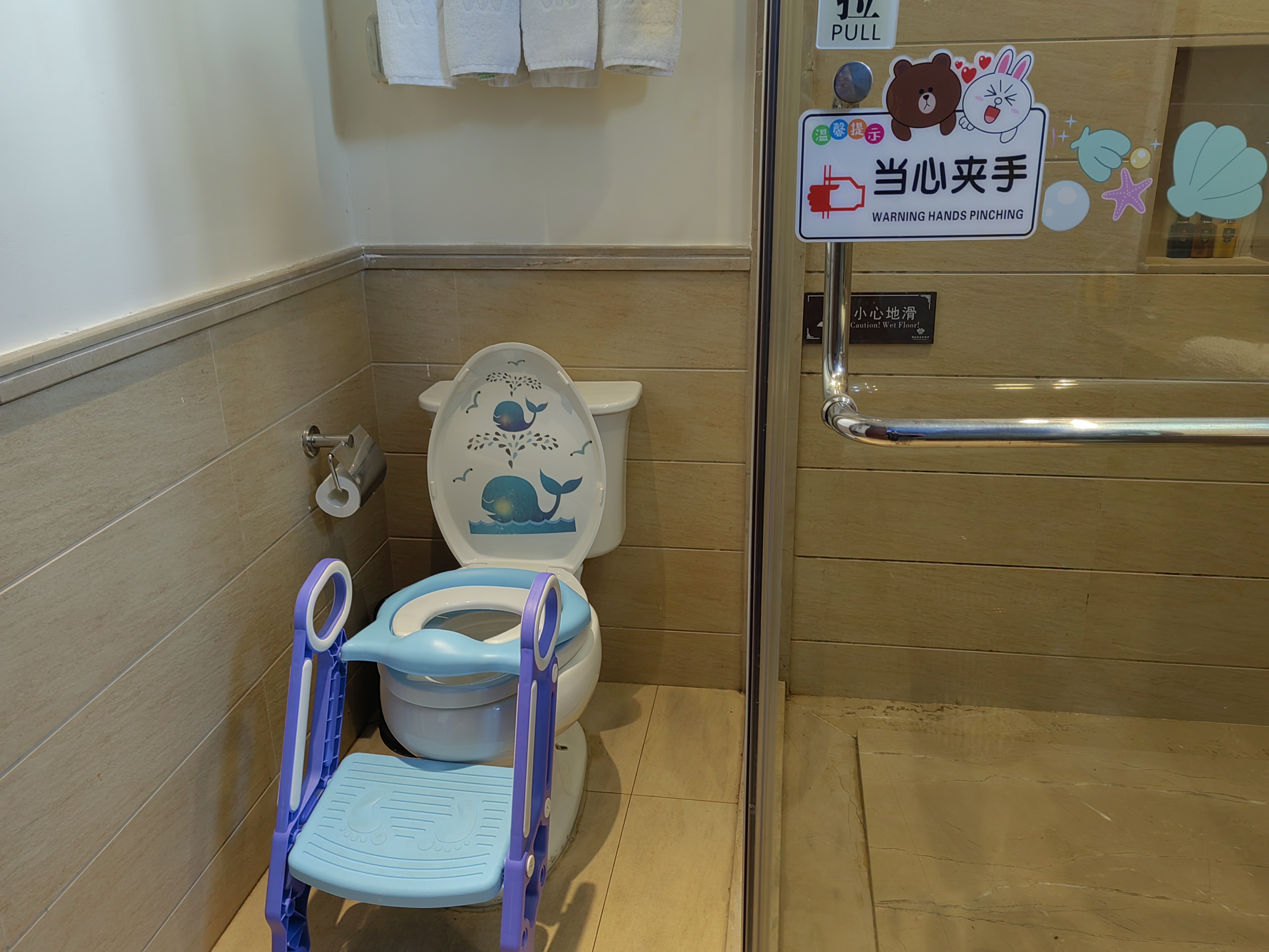 Baodun Lake Hushan Hot Spring ResortSuite