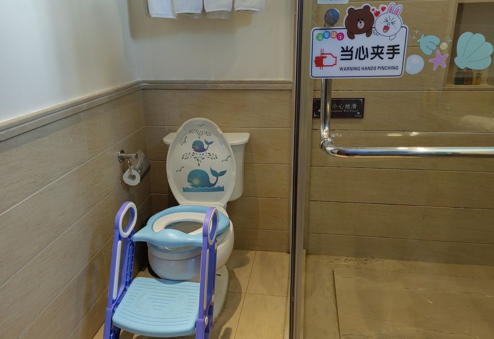 Baodun Lake Hushan Hot Spring ResortSuite