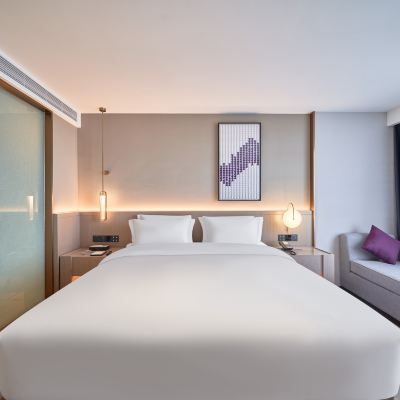 商務大床房（智能客控+行政辦公桌+緊謐睡眠） 麗楓飯店（東莞虎門居岐公園店）優惠