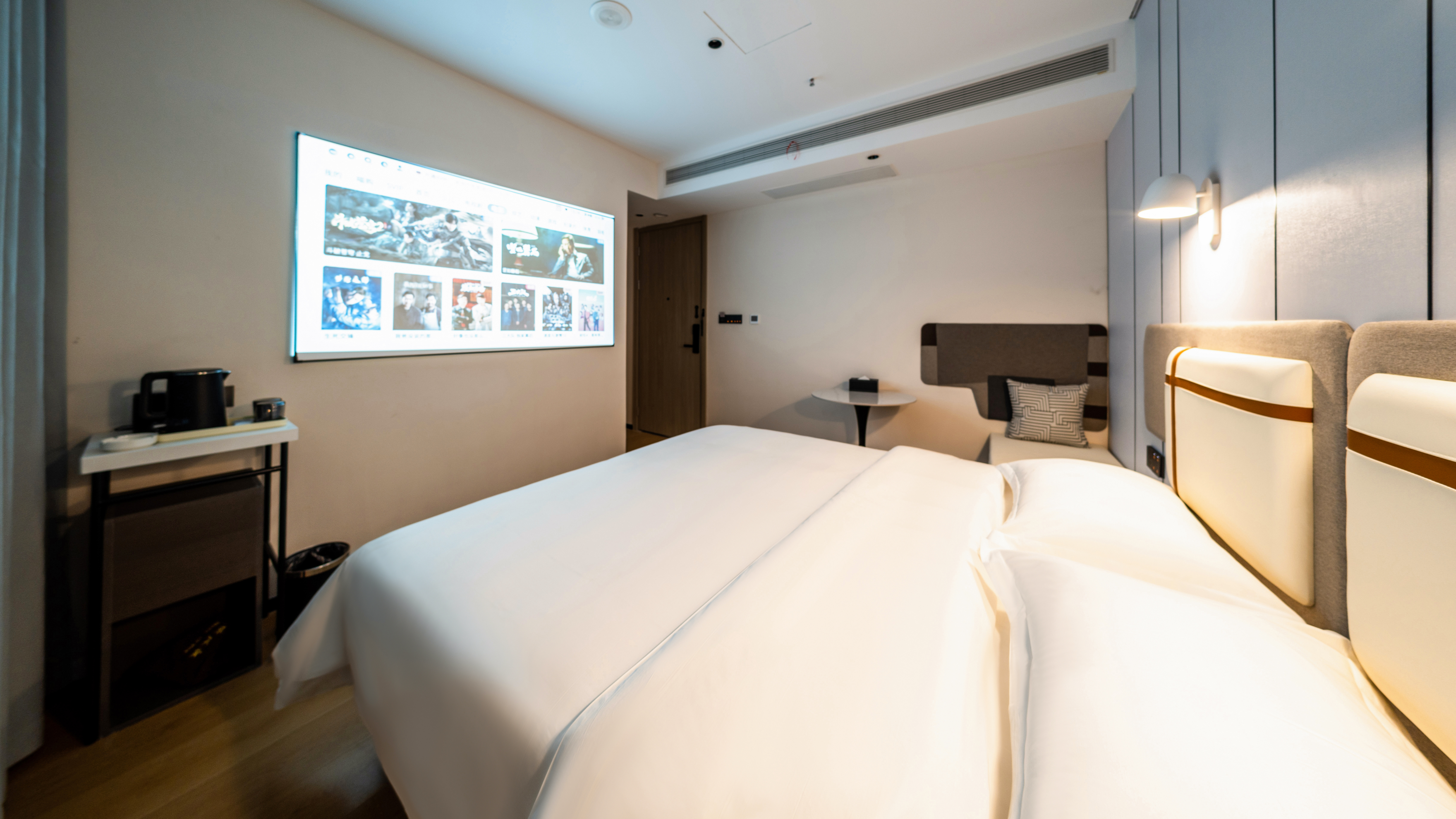 智能影音大床房