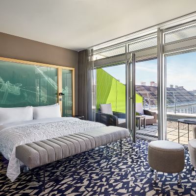 屋頂城景1臥室套房，1張特大床，帶露台 維也納艾美飯店優惠