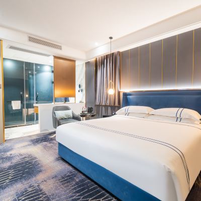 樂享精選大床房（55寸高清電視可手機投屏+愛奇藝VIP影片+小度客控） 湛江樂芙·設計酒店優惠