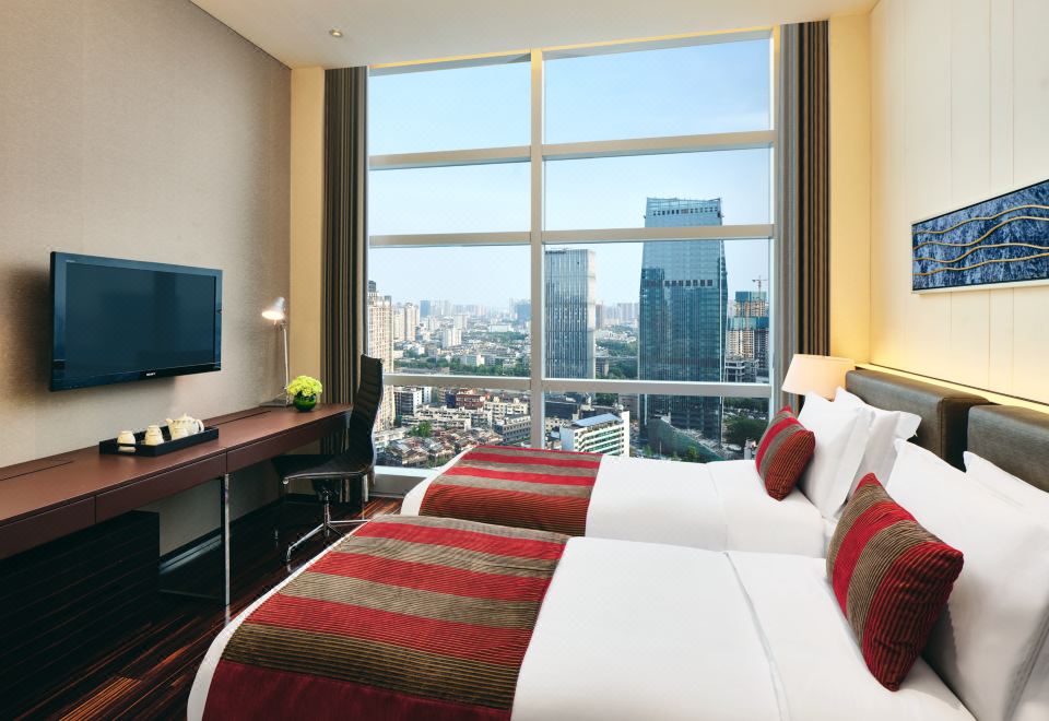 顶层豪华套房（高空景观+超大客厅+厨房+洗衣机+乾衣机）