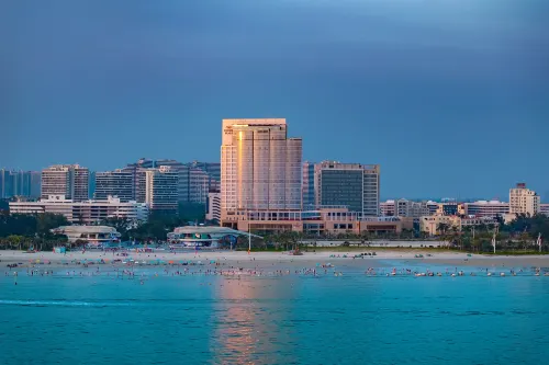 كراون بلازا بايهاي سيلفر بيتش ا باي آيتش جي
