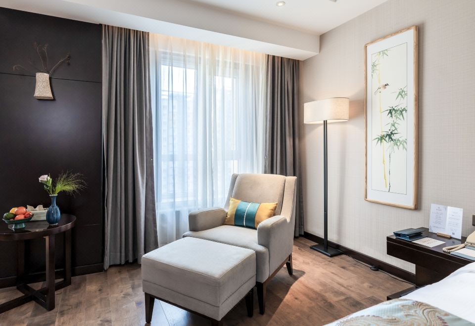 御風豪華大床房（大浴缸+舒適沙發+詩意空間）