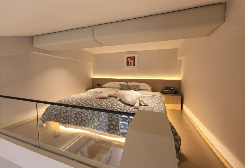 西米露·奶油风·复式LOFT大床+金可儿床垫+minibar