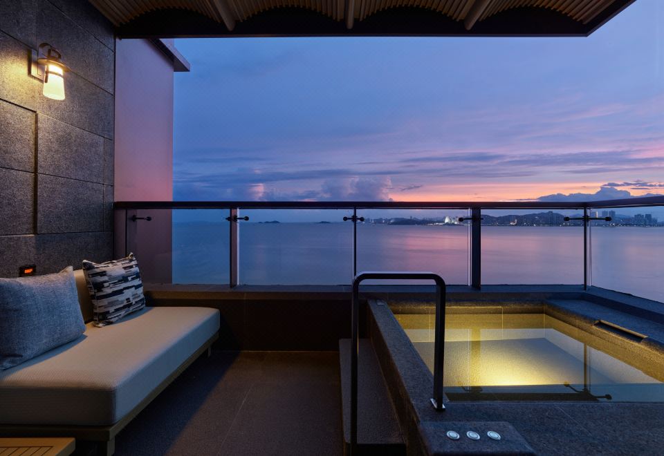 海景汤泉套房-大床